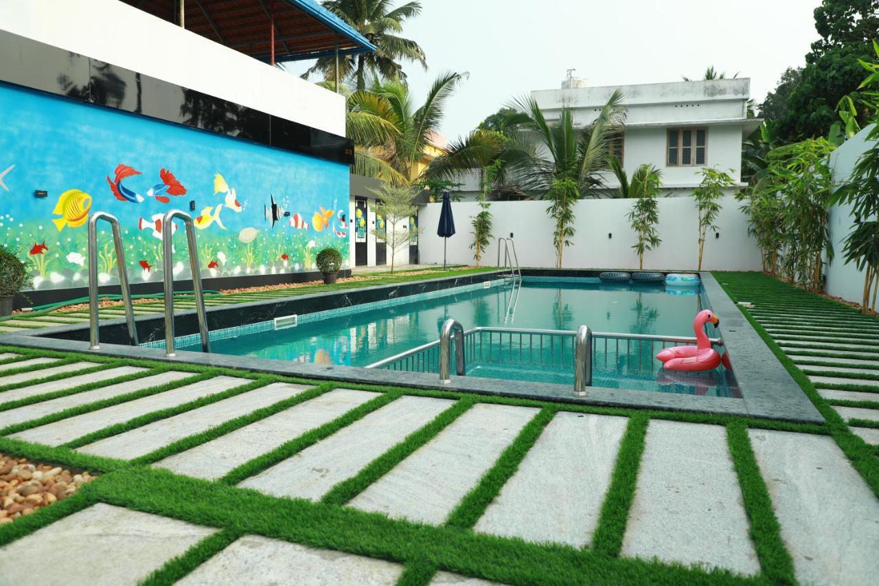 Achoos Residency Hotel Tiruvalla Buitenkant foto